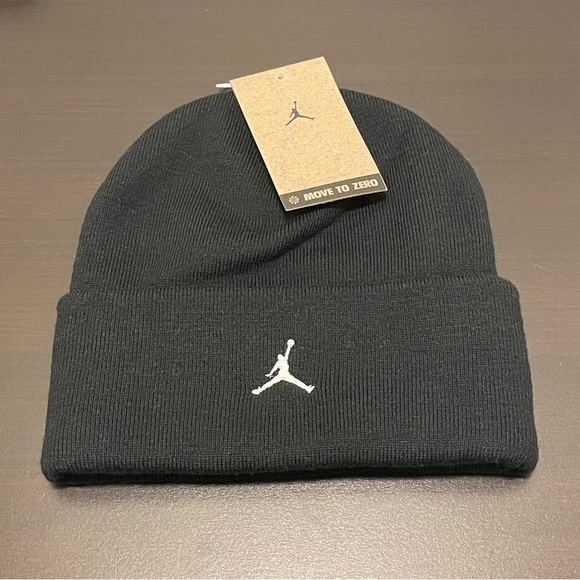 JORDAN Peak Essential Beanie in Black - Picture 3 of 6